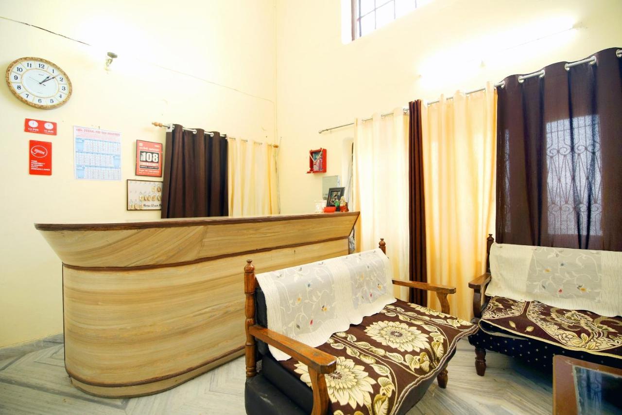 Oyo 8670 Hotel Usha Palace Mussoorie Eksteriør billede