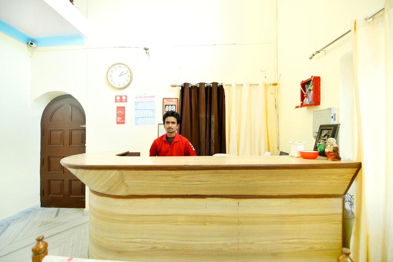 Oyo 8670 Hotel Usha Palace Mussoorie Eksteriør billede