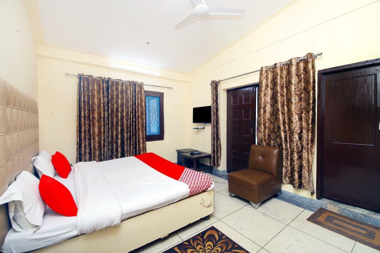 Oyo 8670 Hotel Usha Palace Mussoorie Eksteriør billede