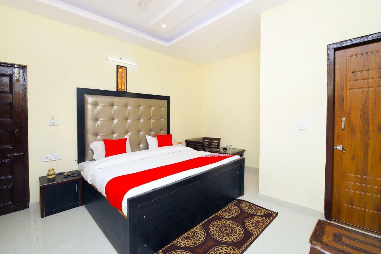 Oyo 8670 Hotel Usha Palace Mussoorie Eksteriør billede