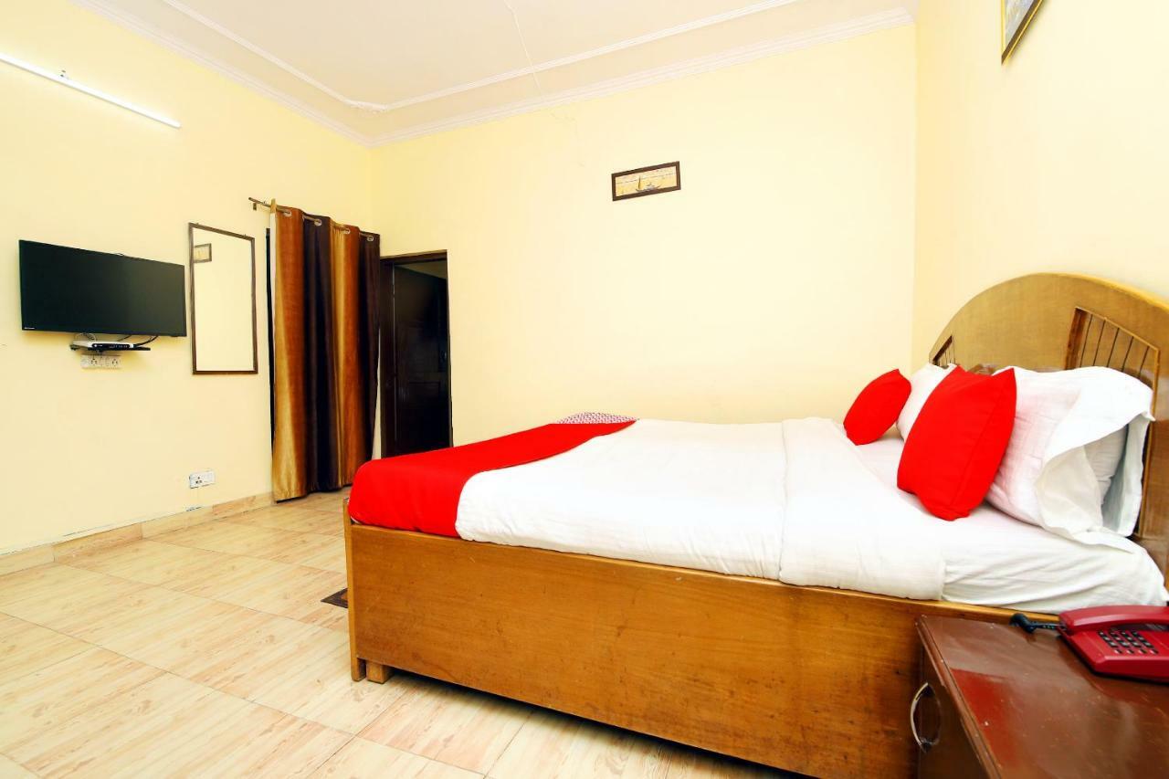 Oyo 8670 Hotel Usha Palace Mussoorie Eksteriør billede